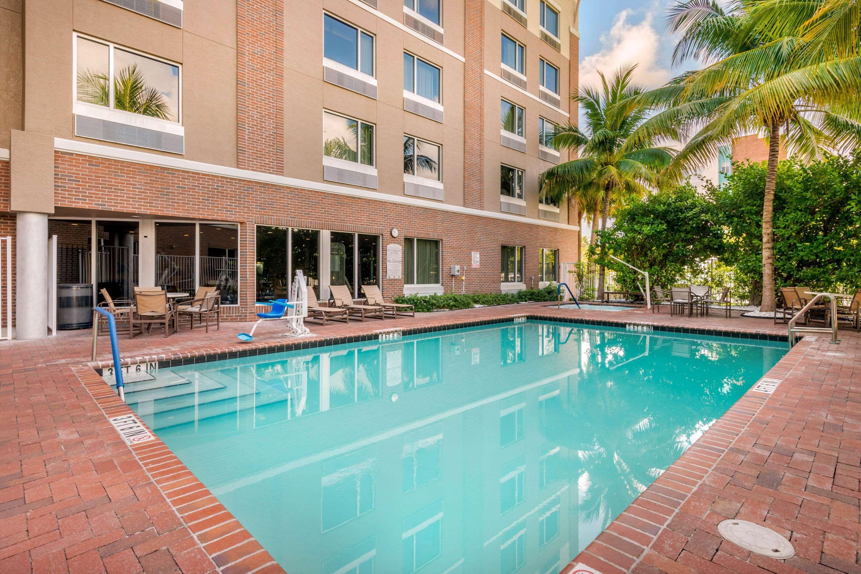 Cambria Hotel Ft Lauderdale, Airport South & Cruise Port Dania Beach Exterior photo
