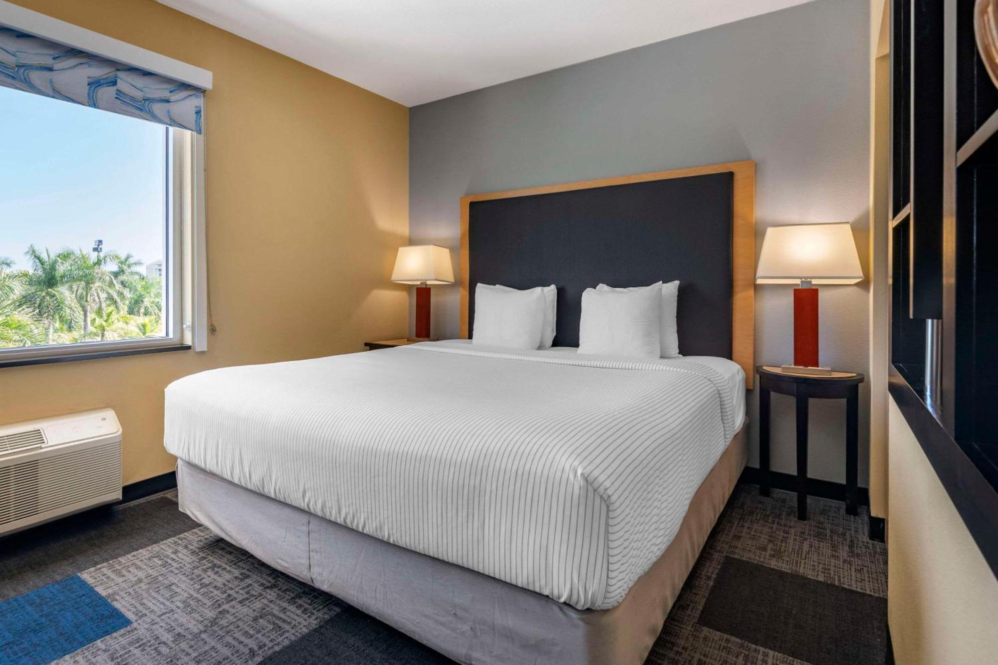 Cambria Hotel Ft Lauderdale, Airport South & Cruise Port Dania Beach Exterior photo