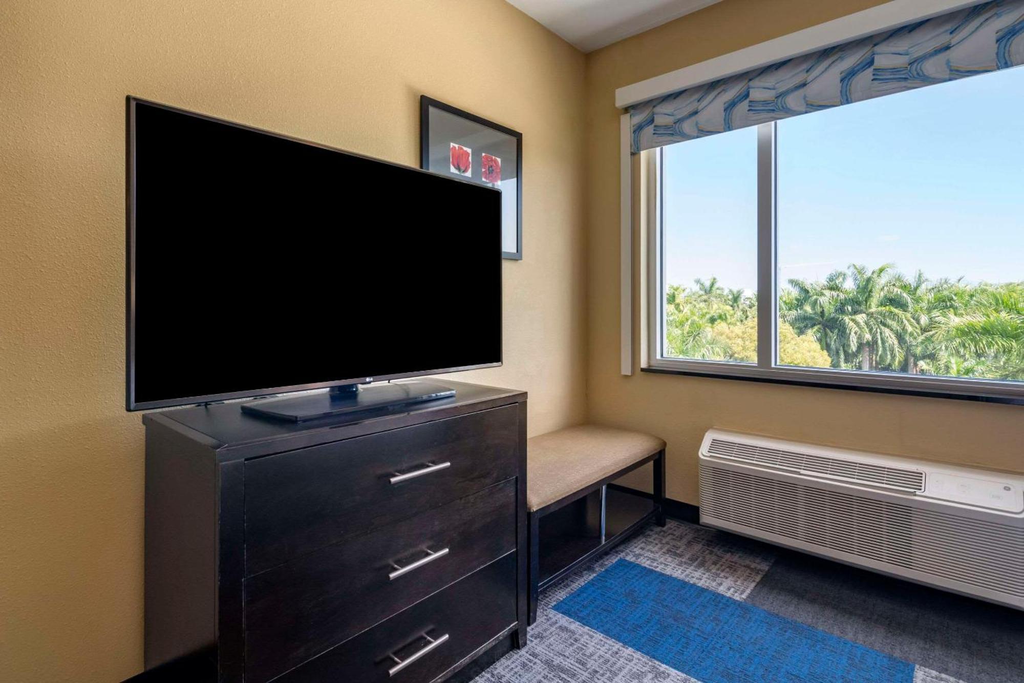 Cambria Hotel Ft Lauderdale, Airport South & Cruise Port Dania Beach Exterior photo